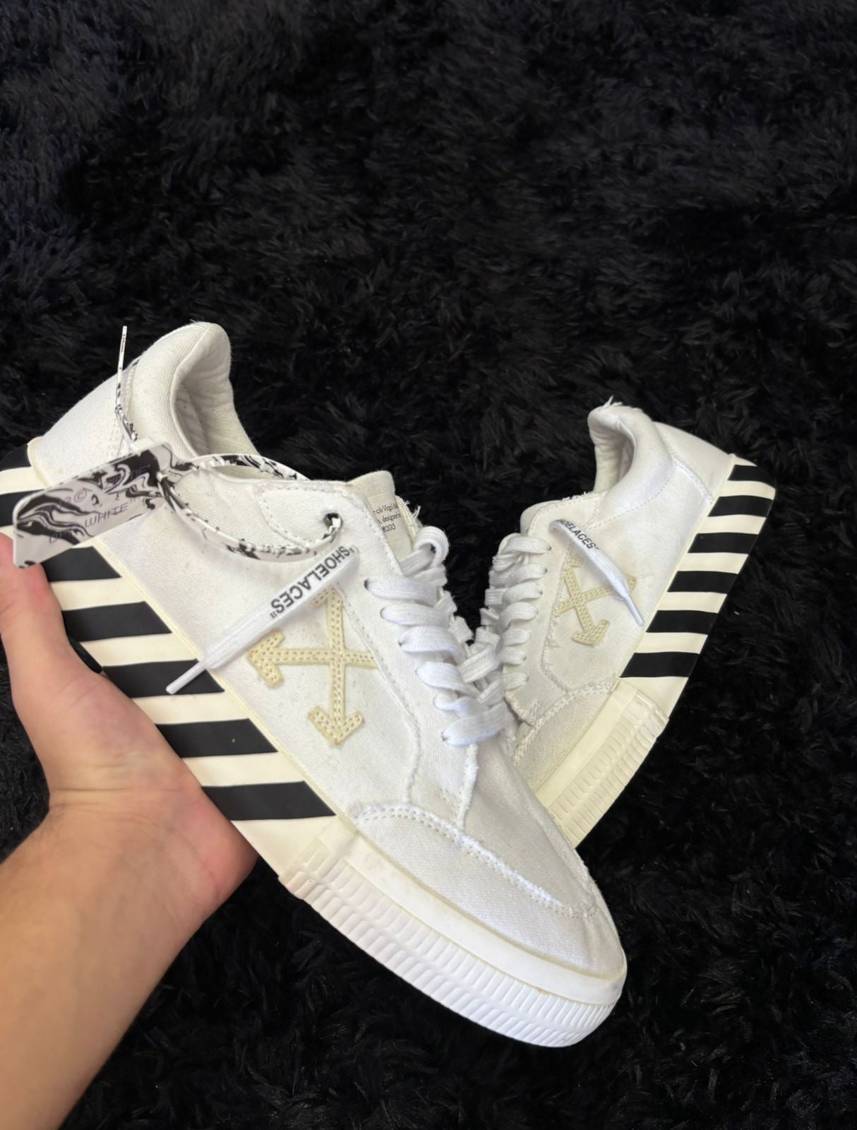 Off-White Vulcanized White/Pantone