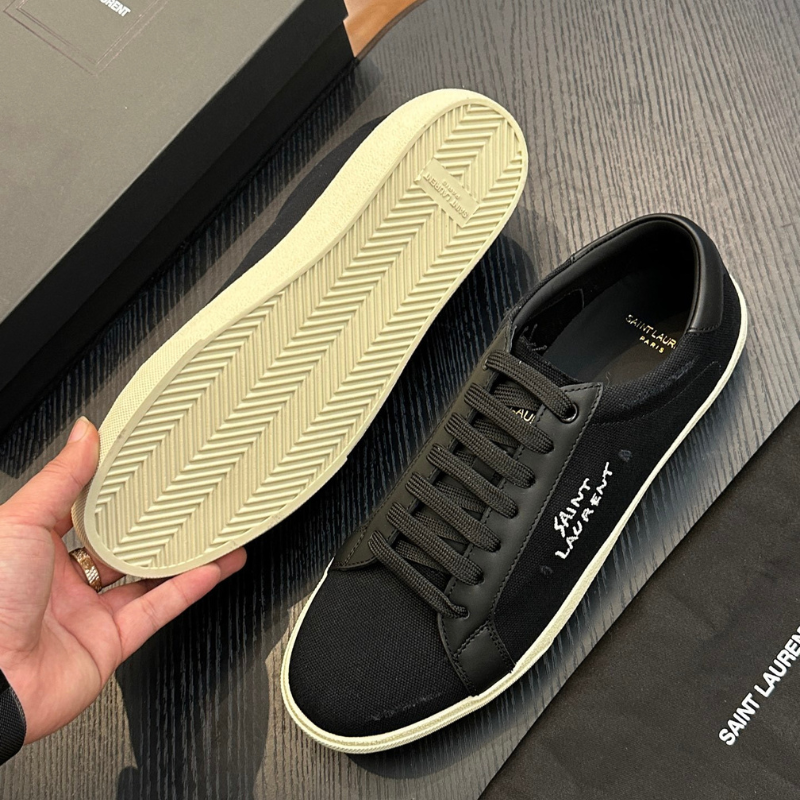 Tênis Cano Baixo Yves Saint Laurent Preto