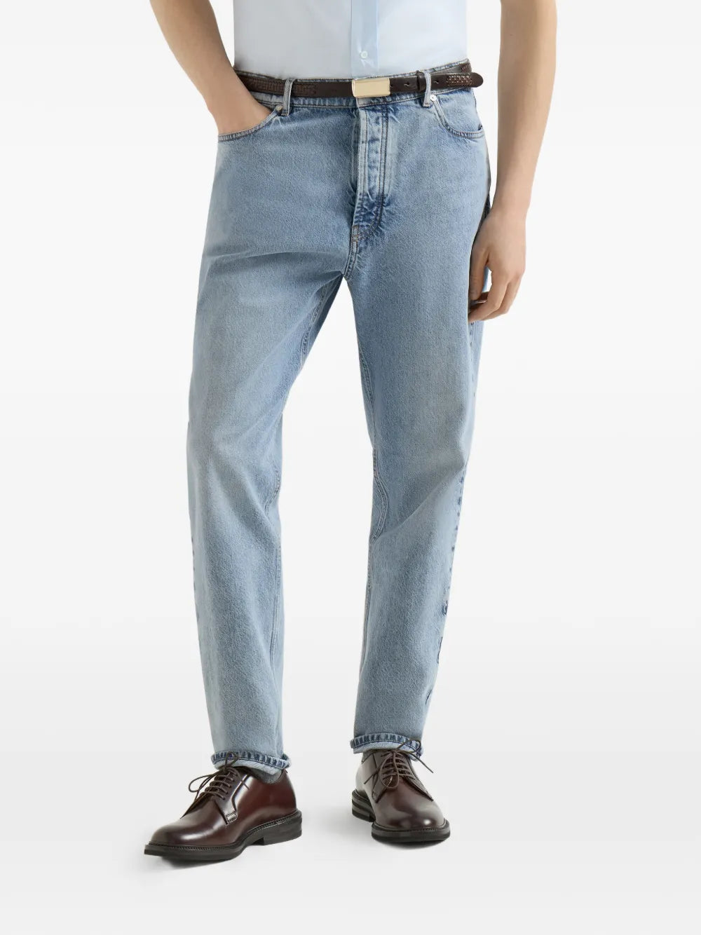 Calça jeans com cinco bolsos